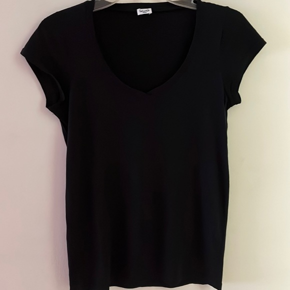 SPLENDID Black V Neck Short Sleeve Tee Size S - Picture 1 of 5